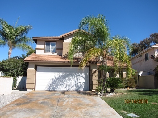 WONDERFUL 3 BEDROOM/2.5 BATHROOM HOME IN TEMECULA! ONLY $3,095/mo!