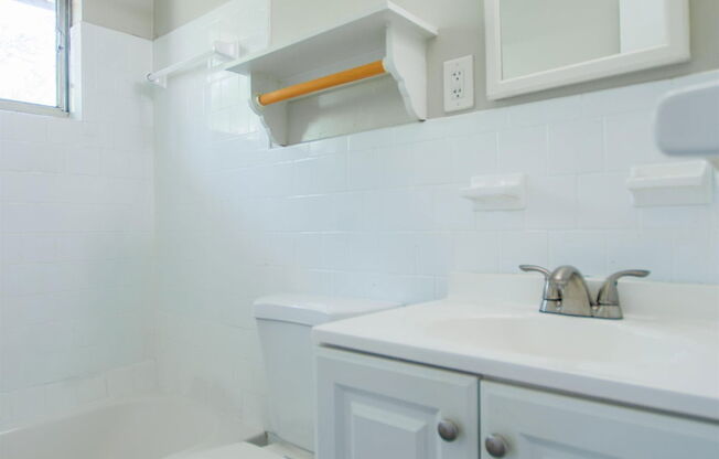 1 bed, 1 bath, 650 sqft, $1,300, Unit 7
