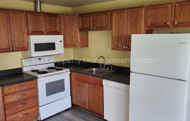 2 beds, 1.5 baths, 826 sqft, $1,650, Unit Unit B