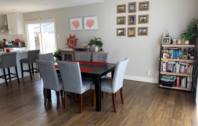 DEL CERRO SINGLE LEVEL DETACHED 3BR/2BA HOME WITH POOL/SPA AND VIEWS!!