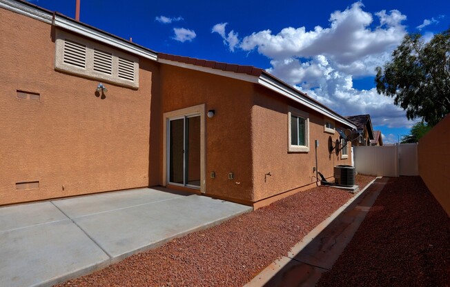 2 beds, 2 baths, $1,795