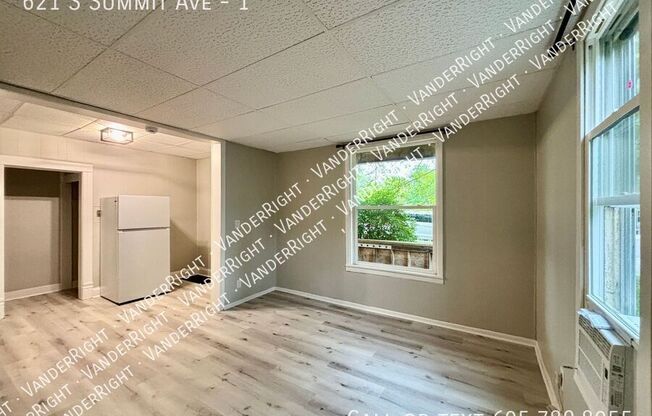 621 S SMT AVE