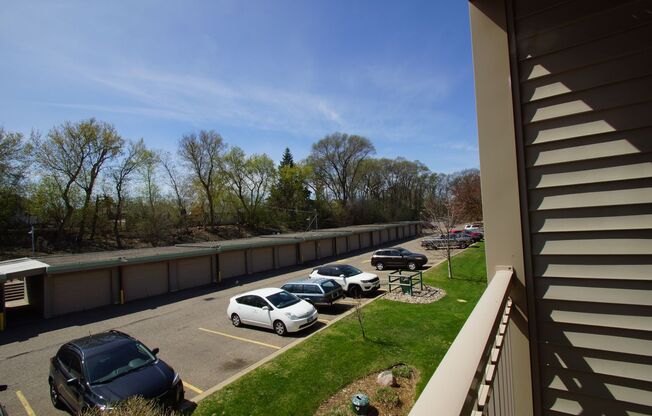 1 bed, 1 bath, 780 sqft, $1,374, Unit 220