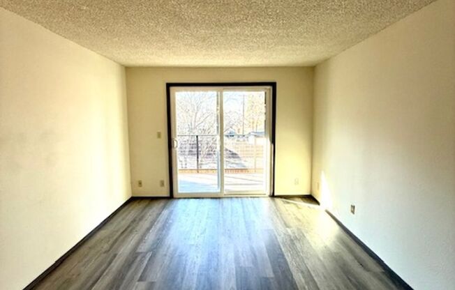 1 bed, 1 bath, 700 sqft, $1,295, Unit 4