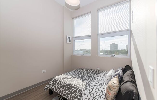 2 beds, 2 baths, 900 sqft, $2,399, Unit 421