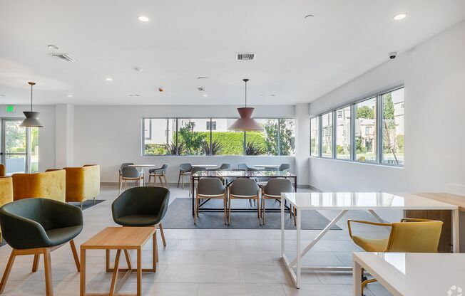 4 beds, 4 baths, 1,370 sqft, $4,640, Unit 105