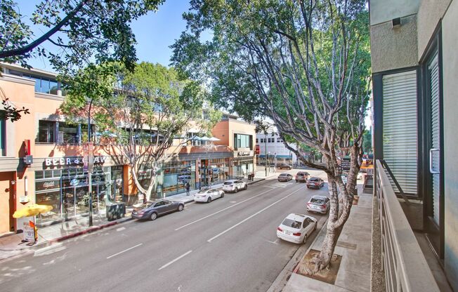 1 bed, 1 bath, 604 sqft, $2,700, Unit 415 P