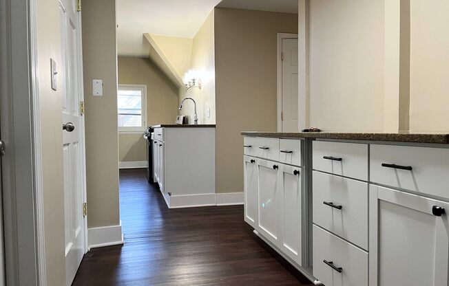 2 beds, 1 bath, $1,495, Unit 5