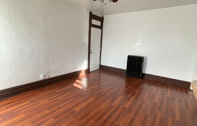 1 Bedroom apartment with rooftop Balcony!