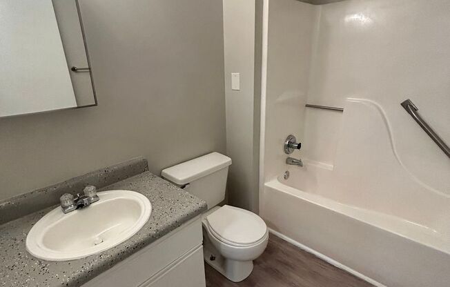 1 bed, 1 bath, 815 sqft, $925, Unit 1082