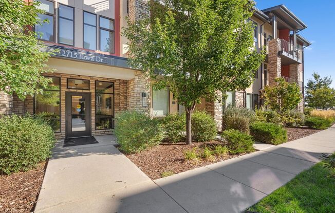 Modern 3-Bedroom Condo in Convenient Location