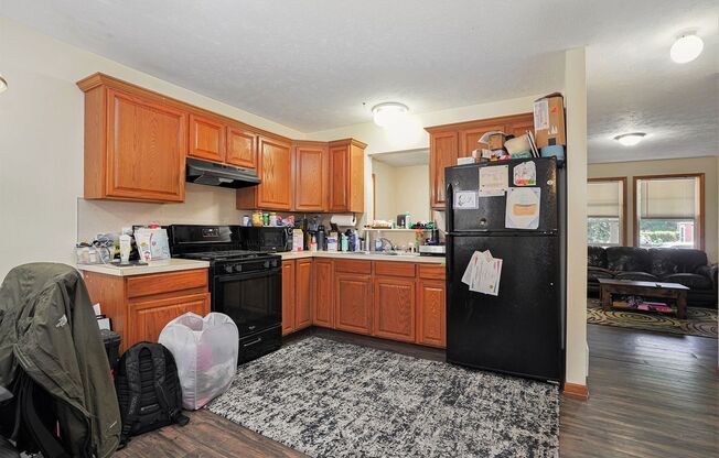 AVAILABLE IN NOVEMBER! 3 Bedroom, 1.5 Bath House in Grand Rapids