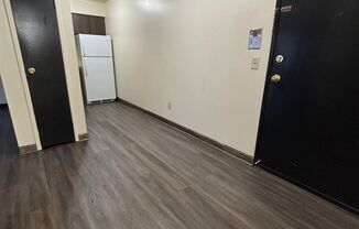 1 bed, 1 bath, 700 sqft, $899, Unit Lovers Lane-209