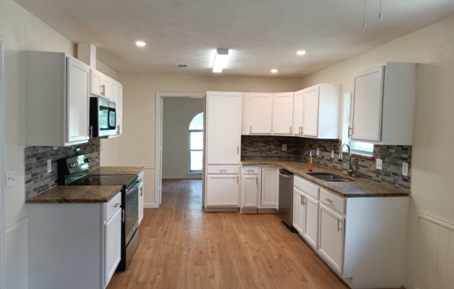 2412 KIMBERLY LN