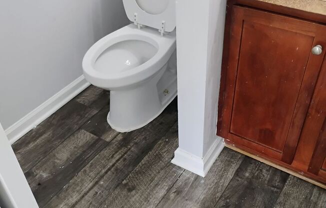 Gorgeous 3 Bedroom 2 Bath Townhome in Convenient Lithonia Location! Move In Ready!!!!