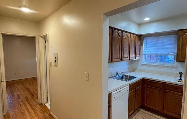 1 bed, 1 bath, 674 sqft, $1,850, Unit 98 C1