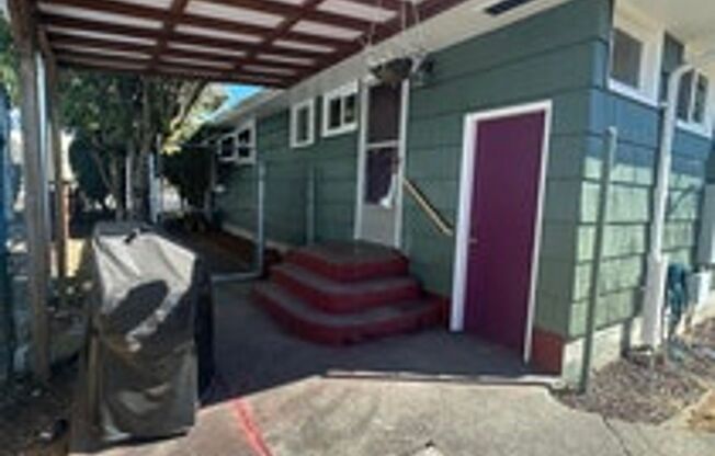 2 beds, 1 bath, $2,350