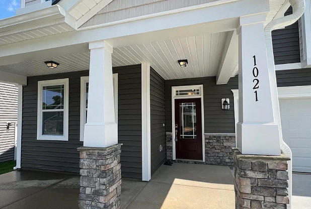 1021 GARROW DR