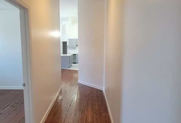 2 beds, 1 bath, 1,016 sqft, $2,650, Unit Suite 202