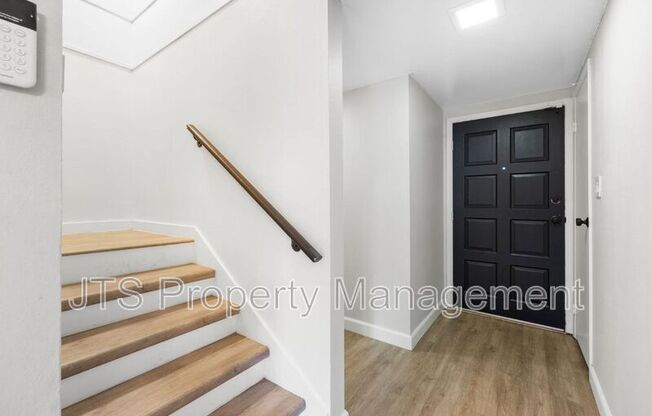 9 DEROW CT