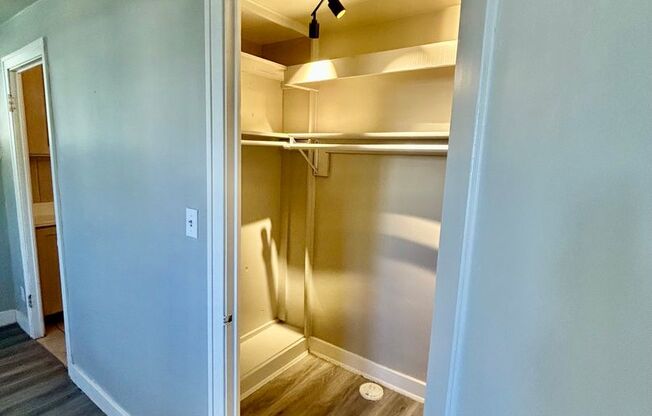 Studio, 1 bath, 200 sqft, $895, Unit 2