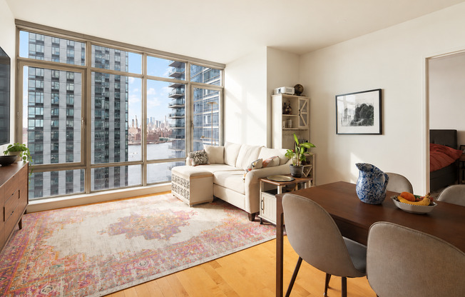 1 bed, 1 bath, 737 sqft, $6,300, Unit 18C