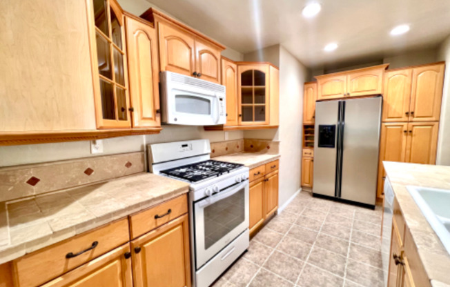 216 Avenue H A