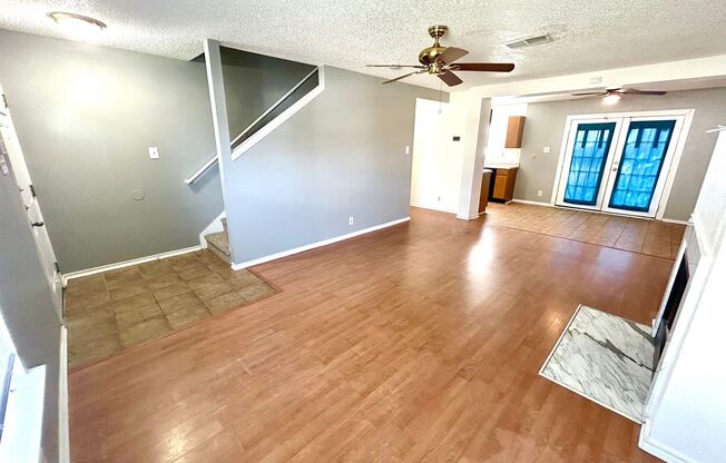 **MOVE-IN SPECIAL** MUST SEE! 3 Bedroom / 1.5 Bath Home In Kirby, TX!