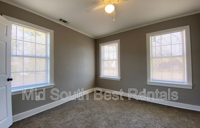 1311 S BARKSDALE