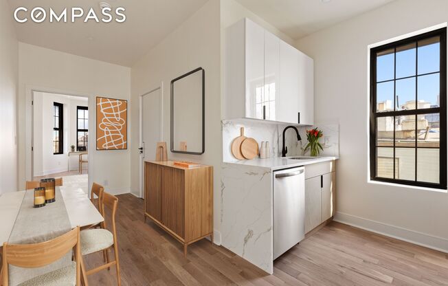 152 N 10 ST