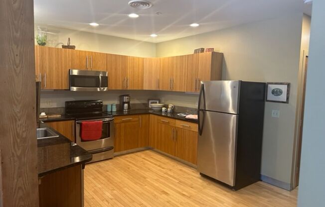 2 beds, 1 bath, 1,054 sqft, $1,800, Unit 207