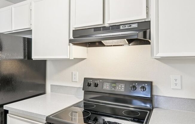 2 beds, 1 bath, 740 sqft, $1,499, Unit C-03