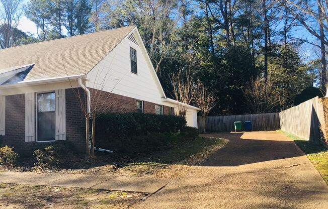 Spacious Germantown home! Walking distance to Farmington Elementary. Small pets are welcome. 2 bedrooms down.