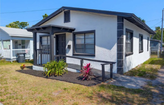 1106 E CARLTON