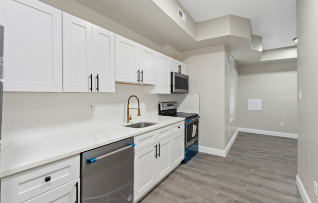 2 beds, 1 bath, $1,399, Unit 2