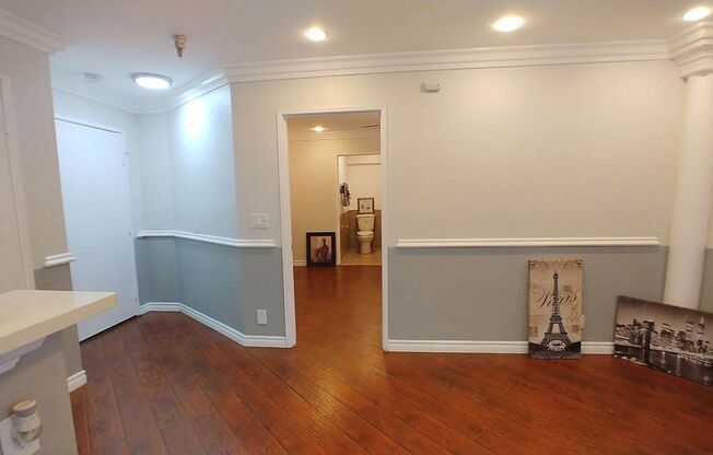 2 beds, 2 baths, 910 sqft, $2,650, Unit 205