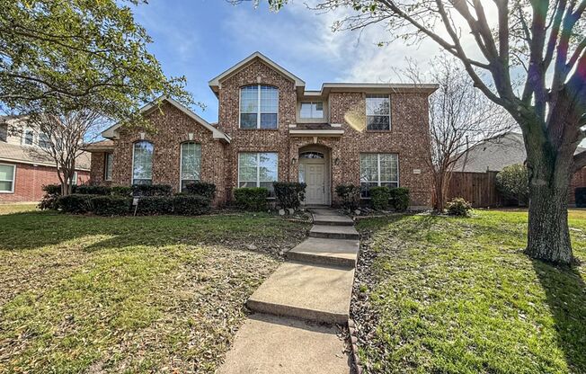 Spacious 4 bedroom home near Lake Ray Hubbard!