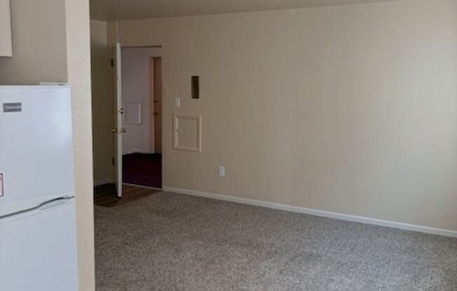 1 bed, 1 bath, 689 sqft, $1,400, Unit 8