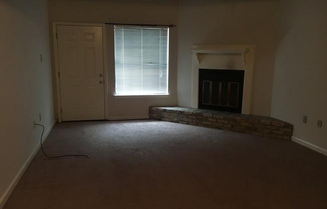 2 beds, 2 baths, $1,300