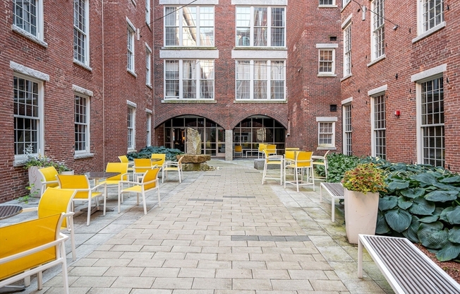 1 bed, 1 bath, 759 sqft, $2,000, Unit 214