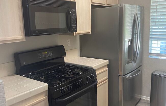 1 bed, 1 bath, $2,600