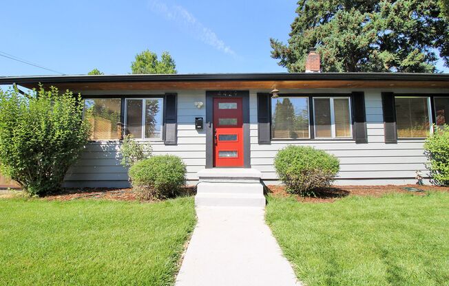 Fantastic Remodeled 3 Bedroom/2 Bath Mid-Century Home In Desirable Woodstock
