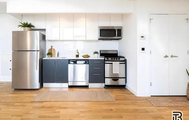 2 beds, 1 bath, $3,795, Unit 3N