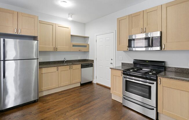 7526-7530 N Seeley Avenue