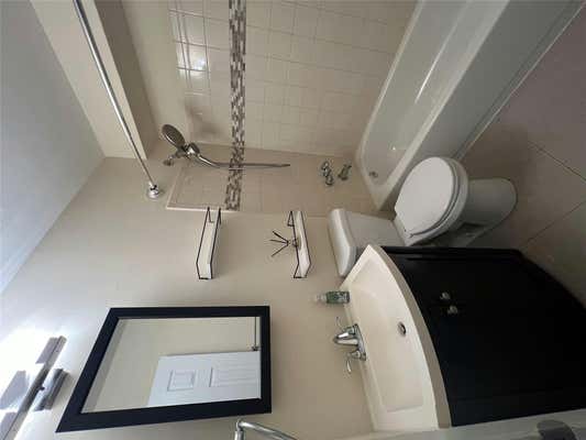 1 bed, 1 bath, 125,782 sqft, $2,150, Unit 1