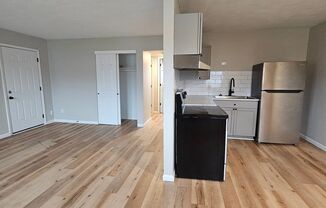 2 beds, 1 bath, $725, Unit 3424 Heatherton Dr. Unit 6