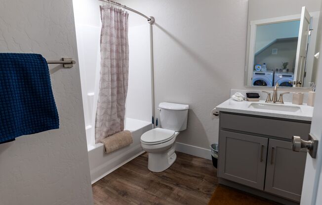 4 beds, 3 baths, $3,500, Unit 206