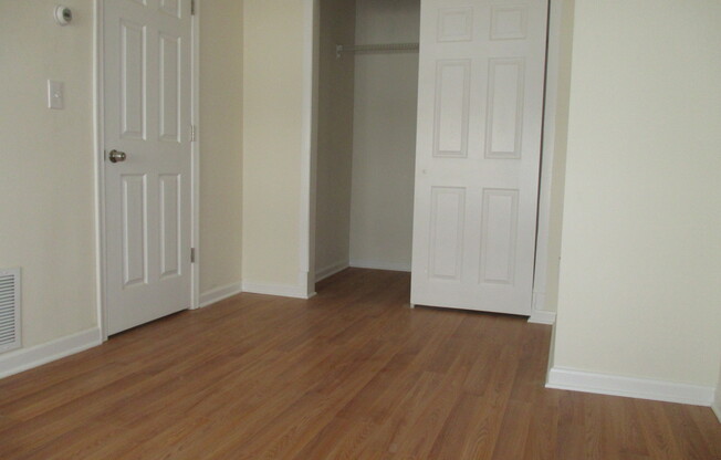 1 bed, 1 bath, $945, Unit 1D