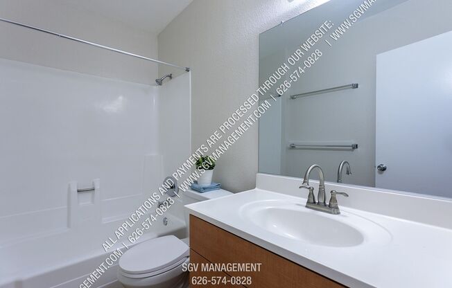 2 beds, 1 bath, $2,250, Unit 15