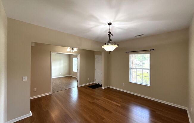 Spacious Home in Creekshire Village!